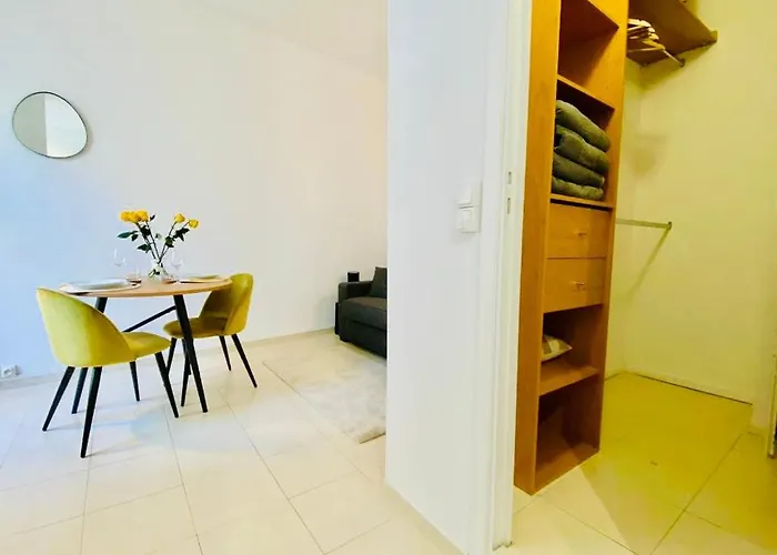 Iconic Flat ニース