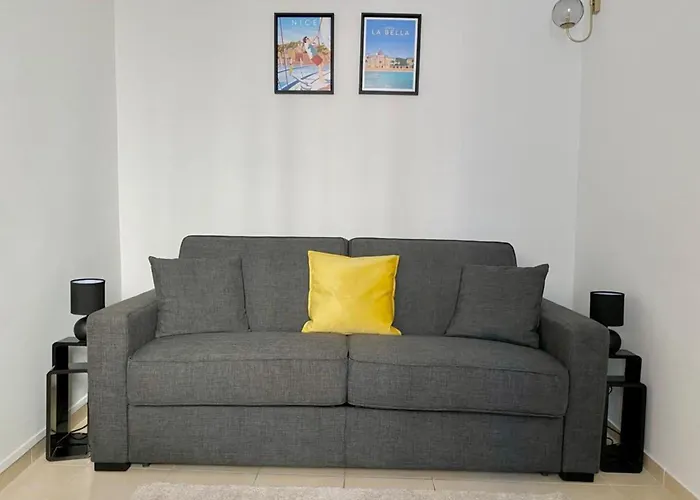 Iconic Flat